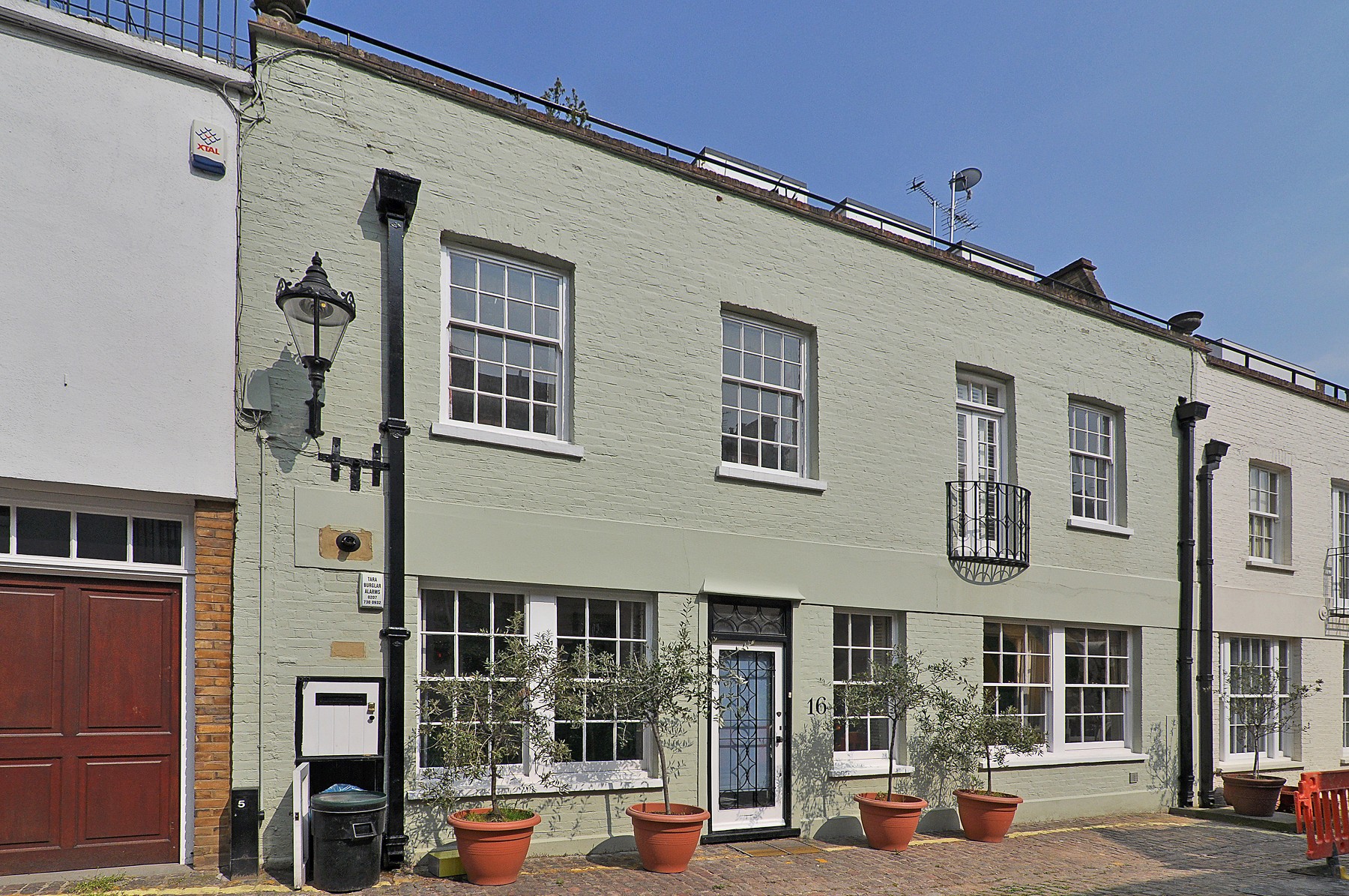 Five Bedroom Short Holiday Let House Ennismore Mews